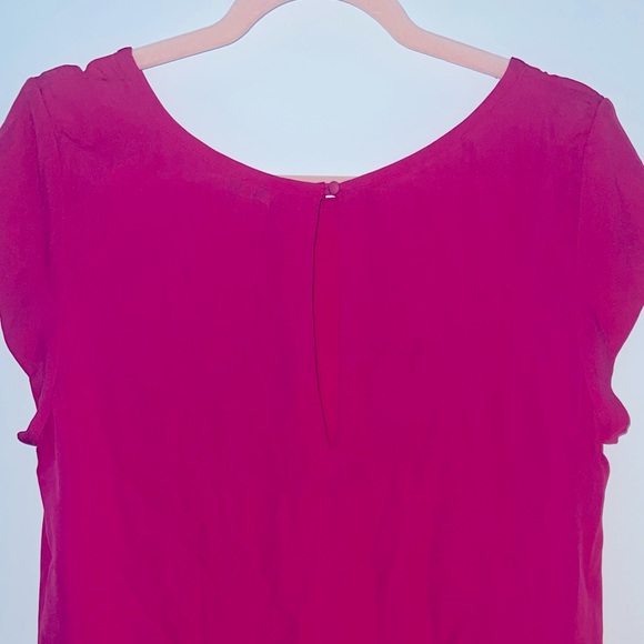 Joie Fushia Silk Blouse with Keyhole Back Size Large (Fits more like a Medium) - Picture 2 of 4